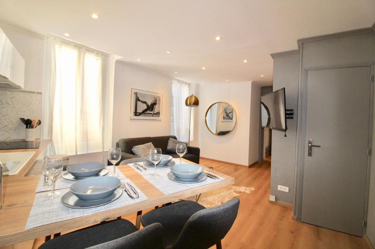 Lovely Apartment Heart Of Golden Square Fiber Wifi Nice Bagian luar foto
