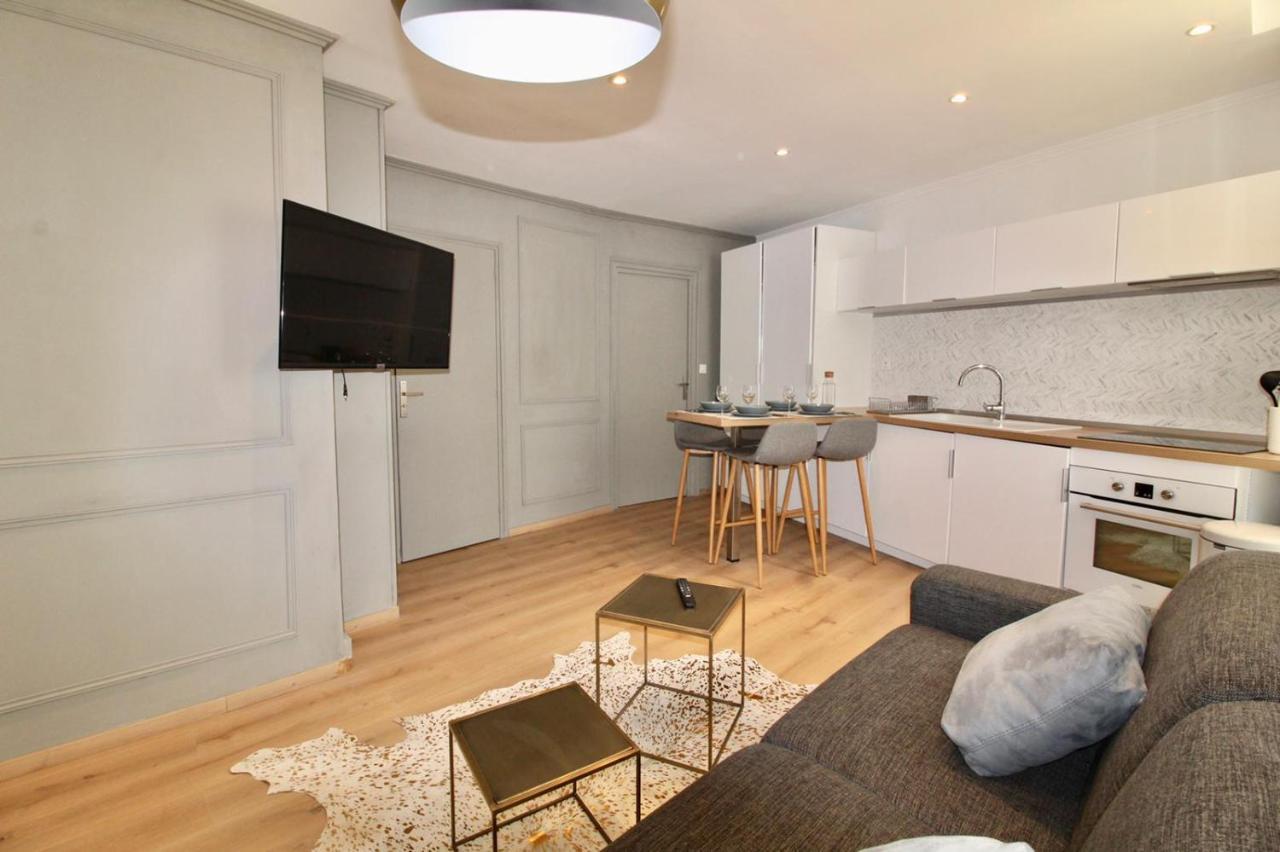 Lovely Apartment Heart Of Golden Square Fiber Wifi Nice Bagian luar foto