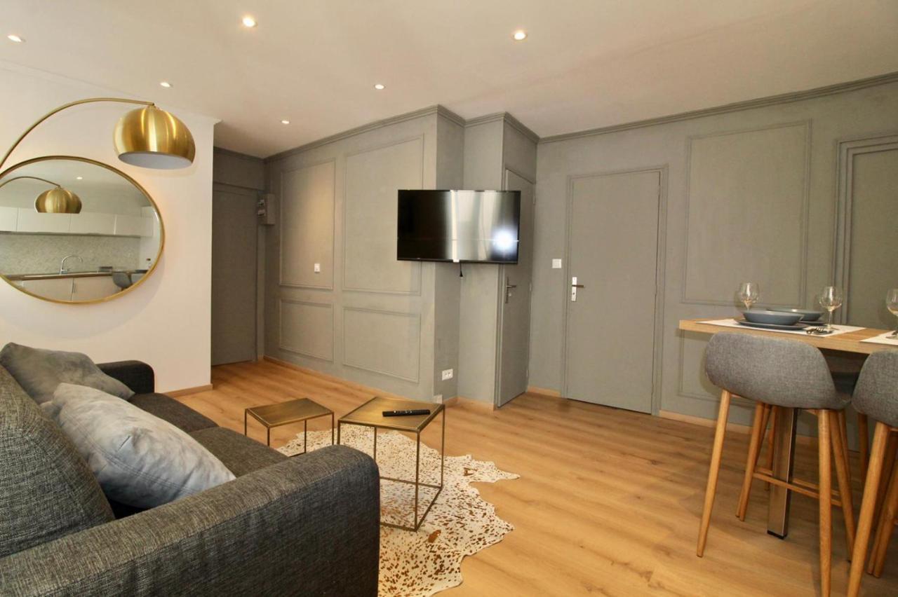 Lovely Apartment Heart Of Golden Square Fiber Wifi Nice Bagian luar foto