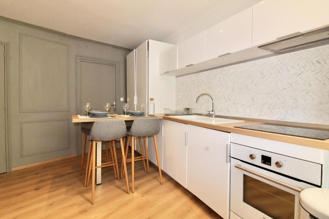Lovely Apartment Heart Of Golden Square Fiber Wifi Nice Bagian luar foto