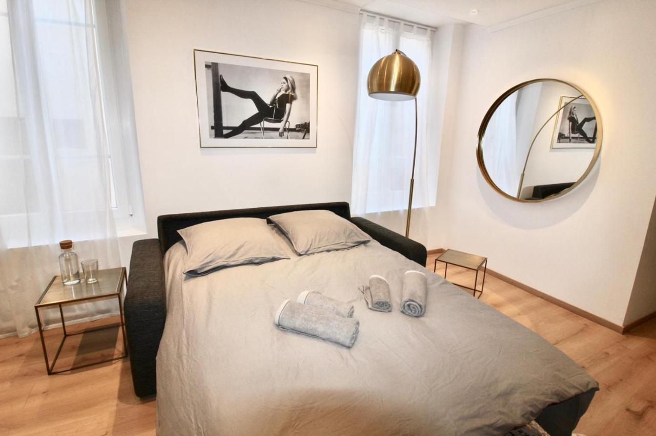 Lovely Apartment Heart Of Golden Square Fiber Wifi Nice Bagian luar foto